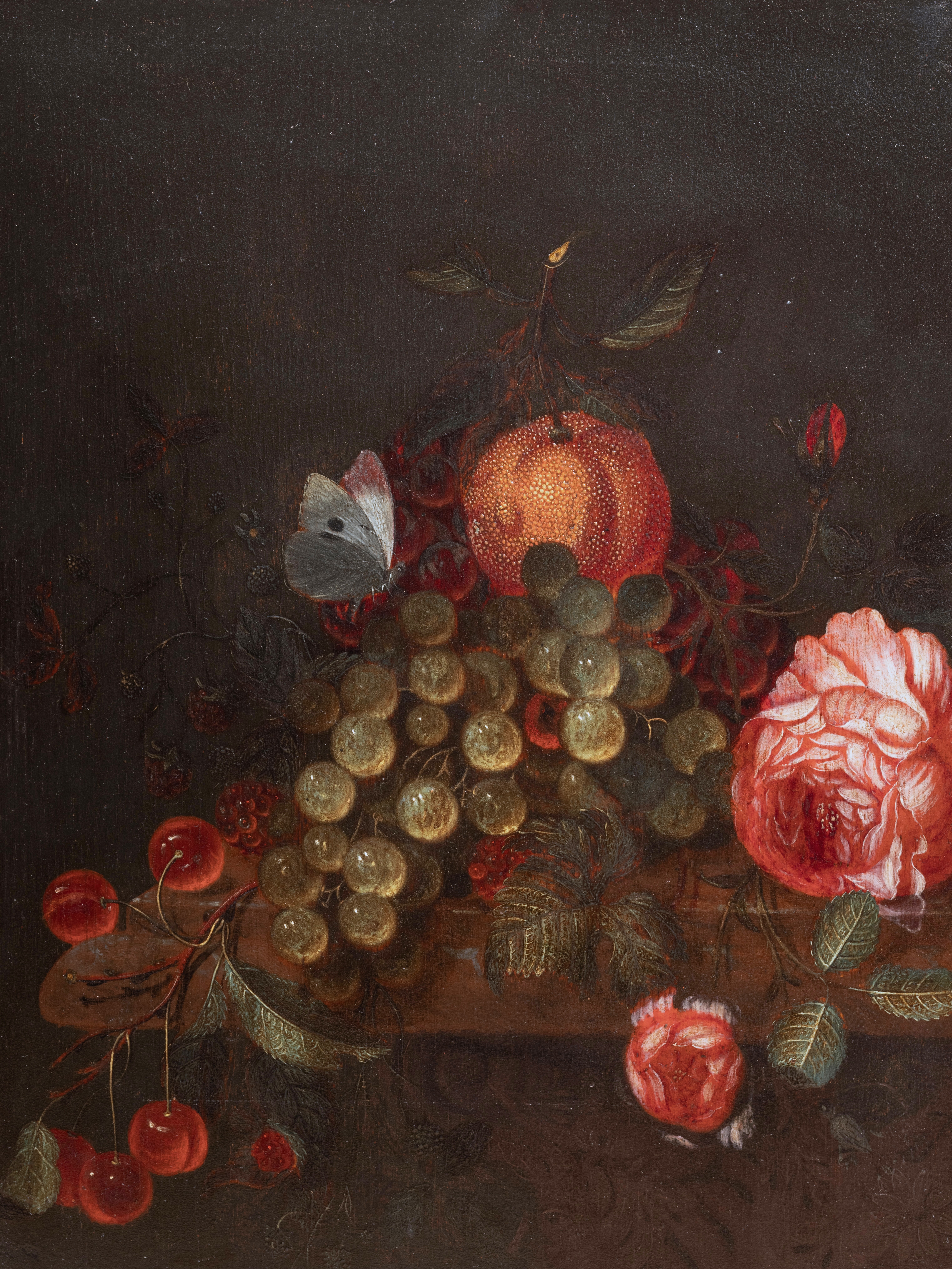 Fruits et roses sur un entablements
